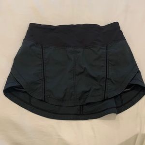 Lululemon SKORT - perfect for tennis